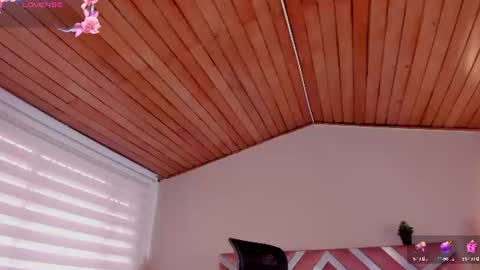 Snapshot of ella__olmos chatting on June 2026 02:06:02 PM Ella Olmos online show from June 2026 02:06:02 PM