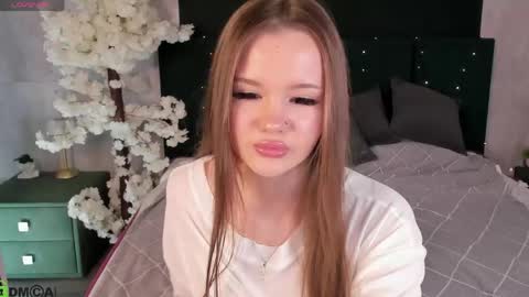 Snapshot of ella_butler chatting on May 2026 09:28:01 AM Ella online show from May 2026 09:28:01 AM
