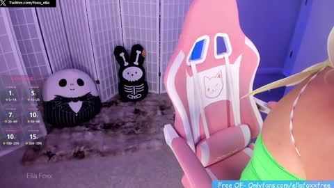 ella_foxx online show from October 2025 04:53:01 AM