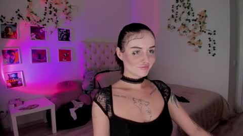 ELLA online show from September 2025 08:49:02 AM