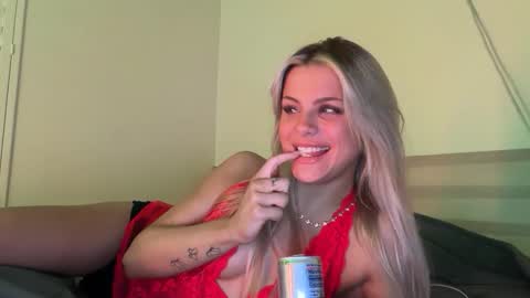 Snapshot of ella_hill chatting on January 2026 02:57:02 AM Ella online show from January 2026 02:57:02 AM