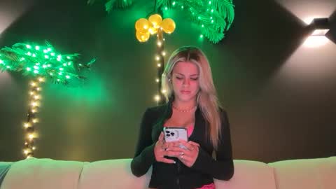 Snapshot of ella_hill chatting on January 2026 05:56:01 AM Ella online show from January 2026 05:56:01 AM