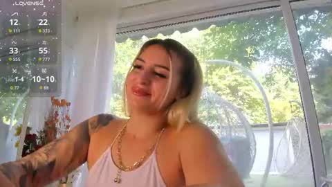 Snapshot of ella_vee chatting on July 2026 06:53:02 AM ella_vee online show from July 2026 06:53:02 AM