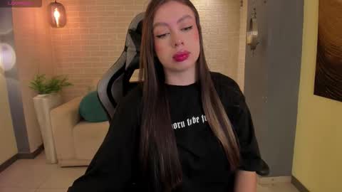 EllaClark online show from October 2025 11:00:01 AM