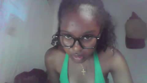 ellah245 online show from February 2026 01:08:02 PM