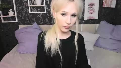 Snapshot of ellajoiness chatting on June 2026 05:32:01 PM ellajoiness online show from June 2026 05:32:01 PM