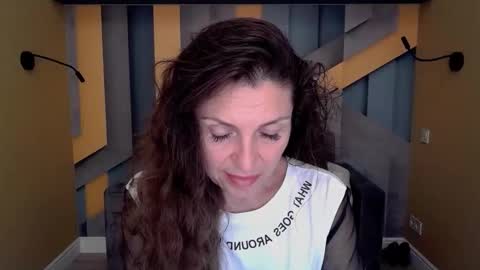 EllaLongs online show from September 2025 11:32:02 AM