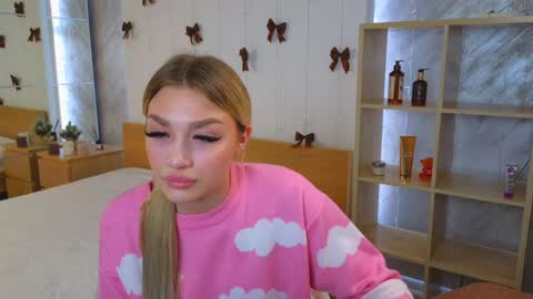 ellamilla online show from December 2024 08:28:02 AM