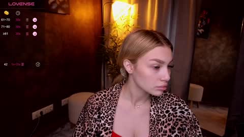 ellamilla online show from January 2025 08:36:01 AM