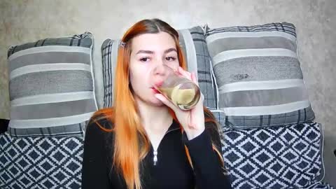 Snapshot of ellanuar chatting on September 2025 04:56:01 AM EllaNuar online show from September 2025 04:56:01 AM