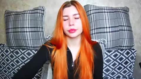 Snapshot of ellanuar chatting on September 2025 02:02:01 AM EllaNuar online show from September 2025 02:02:01 AM