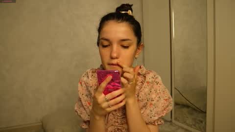 Snapshot of ellapheria chatting on September 2025 09:00:01 AM Ella online show from September 2025 09:00:01 AM