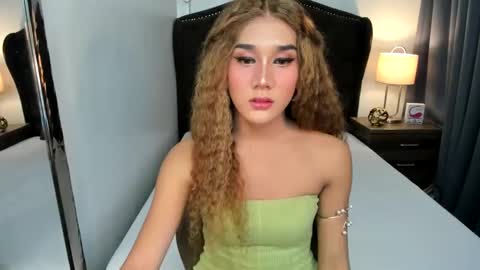 Sophia online show from December 2024 06:21:01 PM