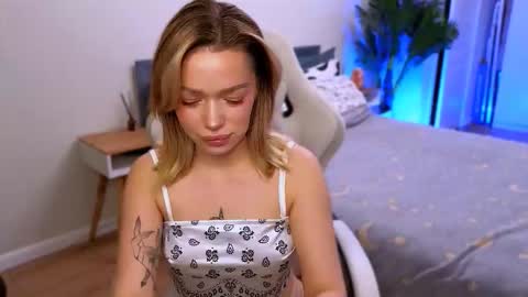 Snapshot of ellatwox chatting on December 2025 05:47:01 AM Ella online show from December 2025 05:47:01 AM