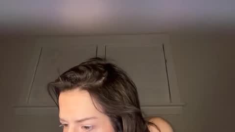 Snapshot of elle67 chatting on October 2025 05:54:02 AM Elle67 online show from October 2025 05:54:02 AM