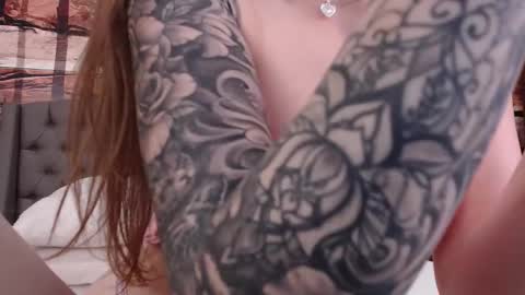 Elle online show from September 2025 03:41:02 AM