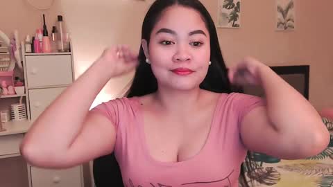 Snapshot of elleelle123 chatting on December 2024 01:55:02 PM Ann online show from December 2024 01:55:02 PM