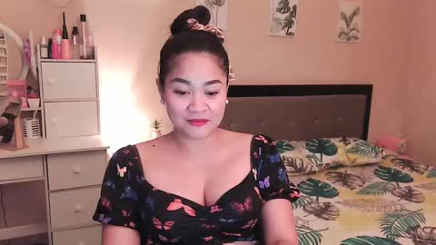 Snapshot of elleelle123 chatting on December 2024 03:26:01 PM Ann online show from December 2024 03:26:01 PM