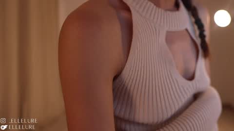 Linda Restrepo online show from January 2025 01:00:02 AM