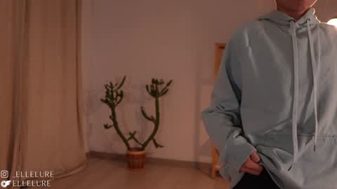 Linda Restrepo online show from February 2025 01:02:02 AM