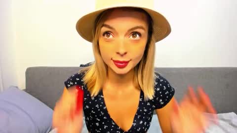 ellen_flow online show from October 2025 09:59:01 PM