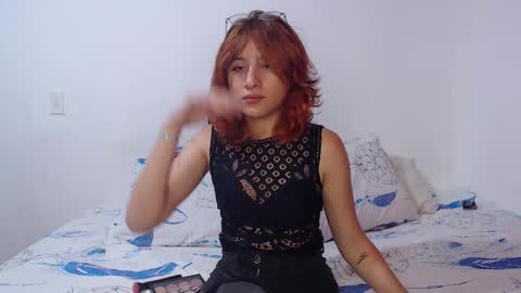 Snapshot of ellie_andy19 chatting on February 2025 03:42:01 AM kev dani online show from February 2025 03:42:01 AM