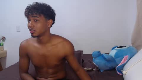 Snapshot of ellie_andy19 chatting on February 2025 04:39:01 AM kev dani online show from February 2025 04:39:01 AM