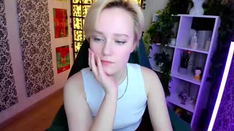 Ellie online show from December 2025 02:20:01 AM