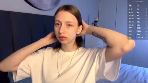 Ellie online show from September 2025 07:01:02 AM