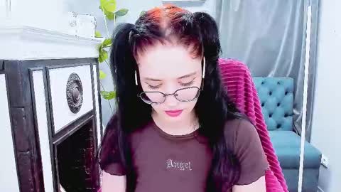 Snapshot of ellie_magic chatting on March 2025 02:34:02 PM ellie_magic online show from March 2025 02:34:02 PM