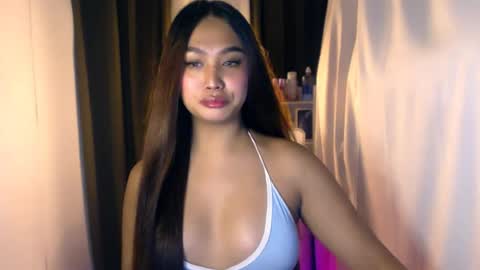 Snapshot of elliecummers chatting on June 2026 07:36:02 PM ellie online show from June 2026 07:36:02 PM