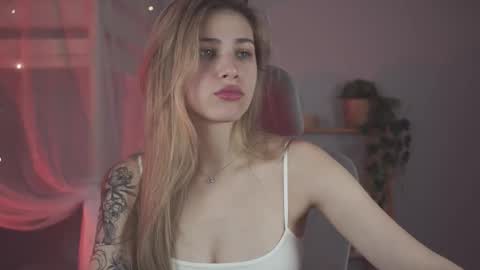 elliecutes online show from November 2025 08:57:02 AM