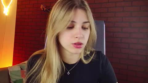 elliecutes online show from November 2025 08:39:02 AM