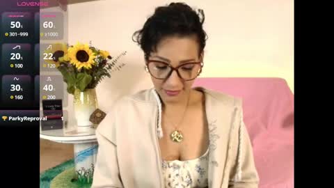 elliee1 online show from February 2025 04:16:01 PM