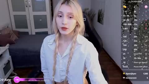 Snapshot of elliefrost chatting on March 2025 12:28:02 AM elliefrost online show from March 2025 12:28:02 AM