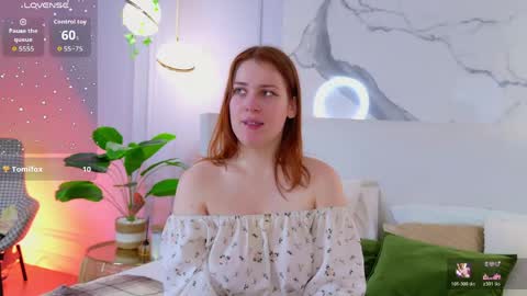Snapshot of elliegarson__ chatting on June 2026 05:25:01 PM elliegarson__ online show from June 2026 05:25:01 PM