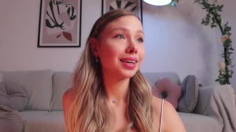 Snapshot of elliemore chatting on October 2025 03:52:01 PM Elizabeth or you can call me Ellie online show from October 2025 03:52:01 PM