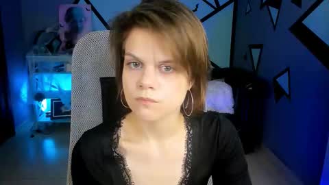 elliemurler online show from October 2025 01:21:02 PM