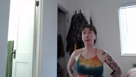 Snapshot of ellierowyn chatting on April 2026 11:20:02 PM Ellie Rowyn online show from April 2026 11:20:02 PM