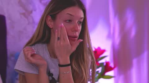 EllinaNuria online show from March 2026 03:56:01 AM