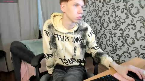 Snapshot of elliot_mars_ chatting on October 2025 12:17:01 PM elliot_mars_ online show from October 2025 12:17:01 PM