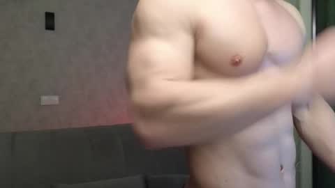 elliot_muscle04 online show from February 2026 03:46:01 PM