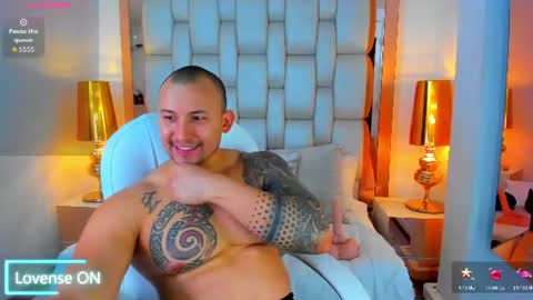 Snapshot of elliott_veelez chatting on July 2026 08:24:02 PM E L L I O T V E L E Z online show from July 2026 08:24:02 PM