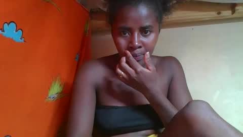 Snapshot of ellodi chatting on May 2026 11:17:01 AM Ellodi online show from May 2026 11:17:01 AM