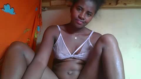Snapshot of ellodi chatting on May 2026 08:10:02 AM Ellodi online show from May 2026 08:10:02 AM