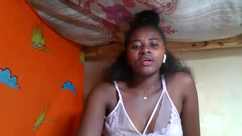 Snapshot of ellodi chatting on May 2026 04:59:02 PM Ellodi online show from May 2026 04:59:02 PM