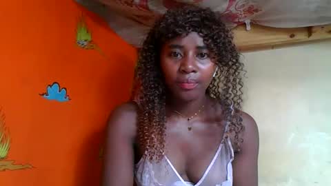 Snapshot of ellodi chatting on June 2026 08:05:02 AM Ellodi online show from June 2026 08:05:02 AM