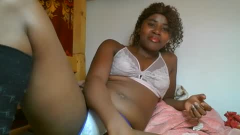Snapshot of ellodi chatting on July 2026 08:21:01 AM Ellodi online show from July 2026 08:21:01 AM