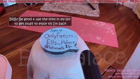 Snapshot of ells_palace chatting on December 2024 09:15:01 PM Ella Bella Bo Bella online show from December 2024 09:15:01 PM
