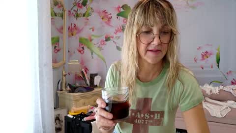 Ella Bella Bo Bella online show from January 2026 06:01:01 PM